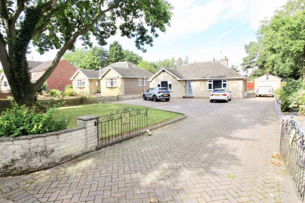 Arksey, Doncaster DN5 4 bed bungalow for sale £392,000