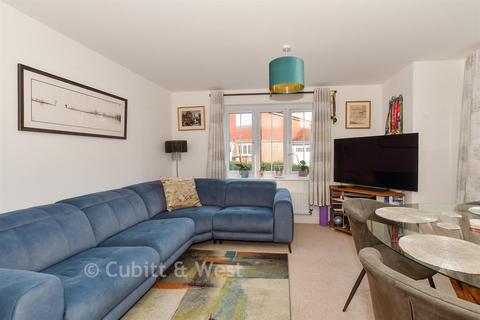 2 bedroom ground floor flat for sale, Sycamore Road, Cranleigh, Surrey