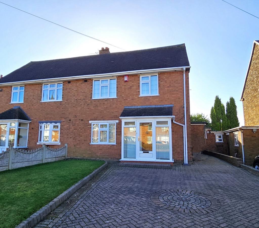 Queens Road, Rushall, Walsall, West... 3 bed semidetached house £950