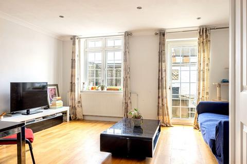 90 Colne Road, Twickenham, TW2 6QE