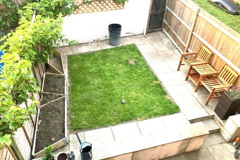 90 Colne Road, Twickenham, TW2 6QE