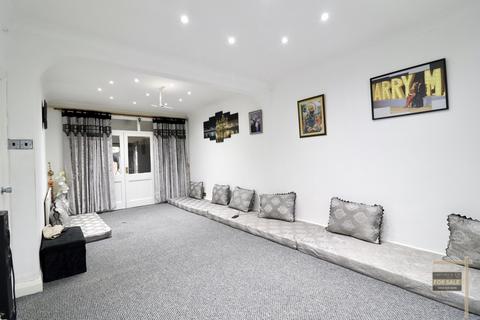 4 bedroom terraced house for sale, Somerset Road, SOUTHALL UB1