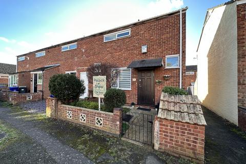 2 bedroom end of terrace house for sale - Vincent Close, Newmarket