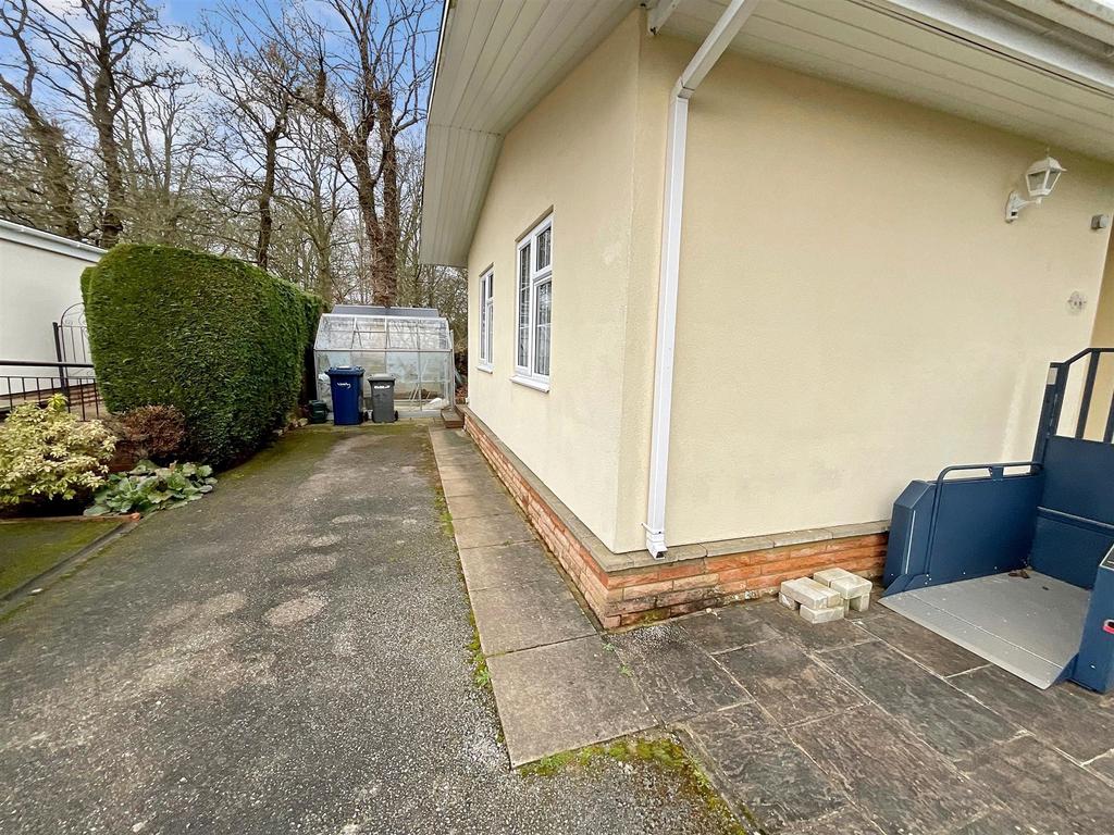 Portsmouth Road, Thursley, Godalming... 2 bed park home for sale £160,000