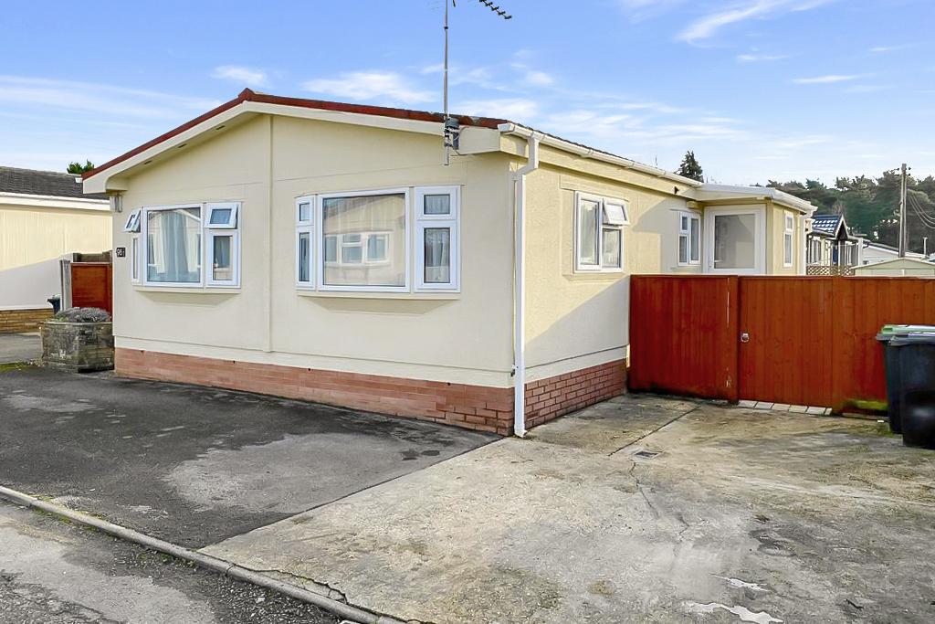 2 Bedroom Park Home   approx 44\&#39; x 20\&#39;