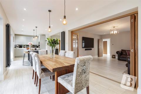 14 Green Walk, Ongar, CM5 9HR