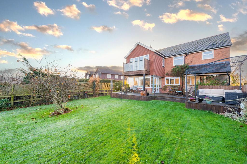 Church Stoke, Montgomery SY15 4 bed detached house for sale £460,000