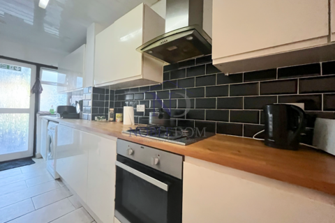 44 Colwyn Crescent, Hounslow, TW3 4AW