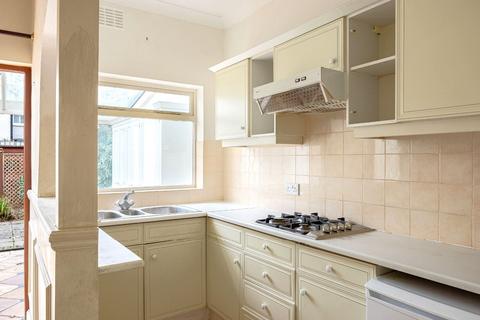 42 Ailsa Avenue, Twickenham, TW1 1NG