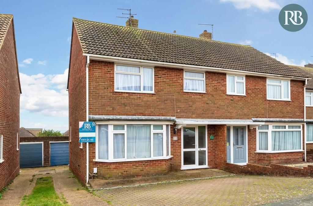 Holmbush Way, Southwick BN42 3 bed semidetached house for sale £400,000