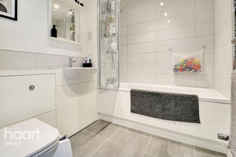 3 Bata Mews, East Tilbury, Tilbury, RM18 8FR