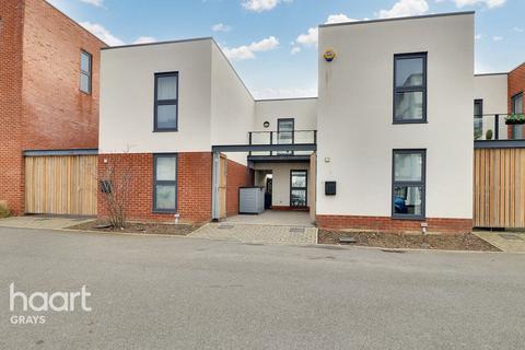 3 Bata Mews, East Tilbury, Tilbury, RM18 8FR