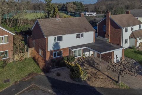 4 Stockfield Road, Claygate, Esher, KT10 0QG
