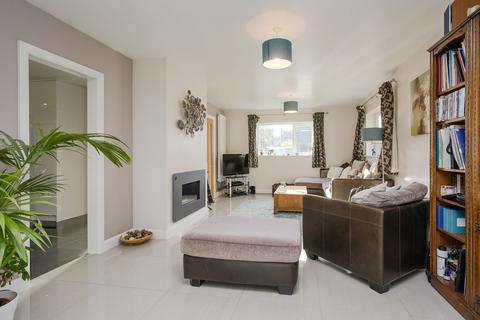 4 Stockfield Road, Claygate, Esher, KT10 0QG