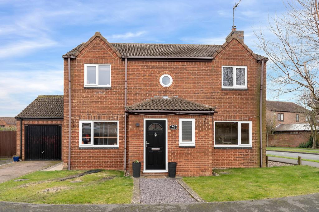 Saxon Way, Bourne, PE10 4 bed detached house £395,000