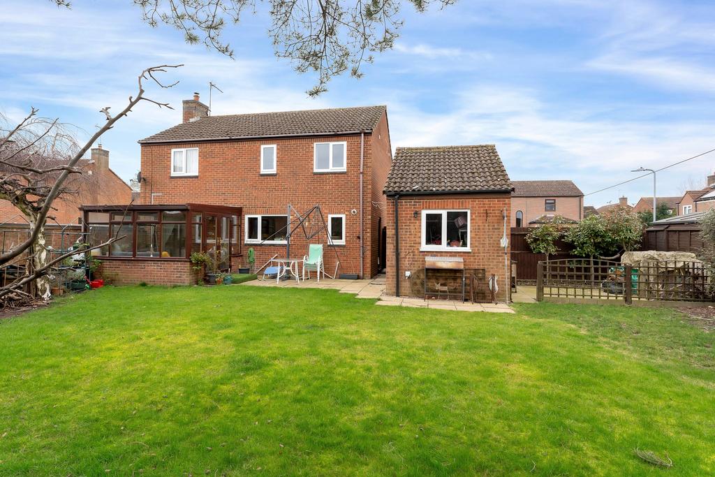 Saxon Way, Bourne, PE10 4 bed detached house £395,000