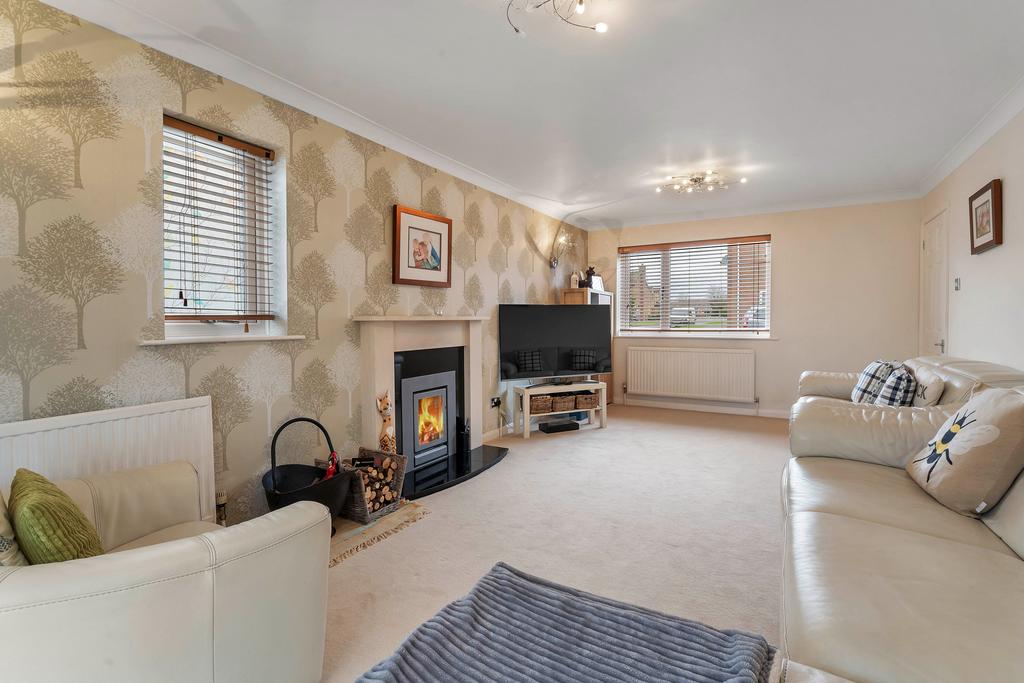 Saxon Way, Bourne, PE10 4 bed detached house for sale £395,000