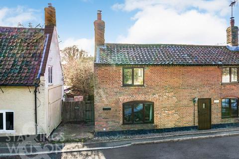 2 bedroom cottage for sale, Crown Road, Buxton, Norwich