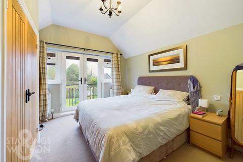 4 bedroom semi-detached house for sale, Kidds Moor Cottages, Melton Road, Wymondham