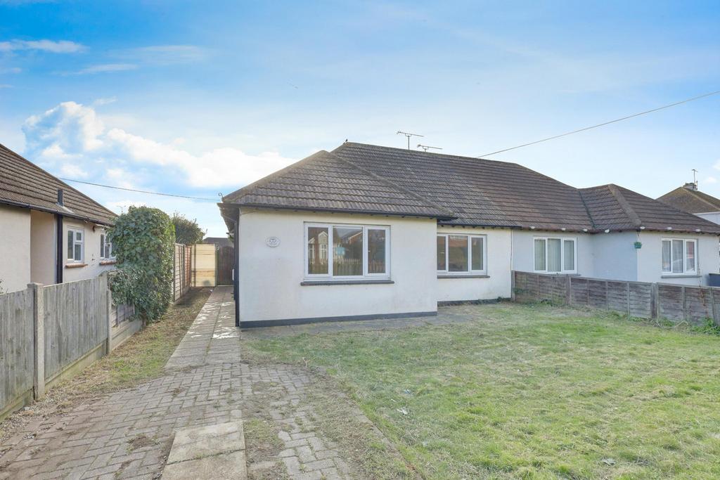 Point Road, Canvey Island, SS8 2 bed semidetached bungalow for sale