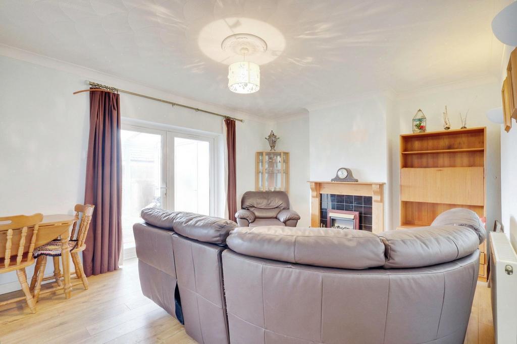 Point Road, Canvey Island, SS8 2 bed semidetached bungalow for sale