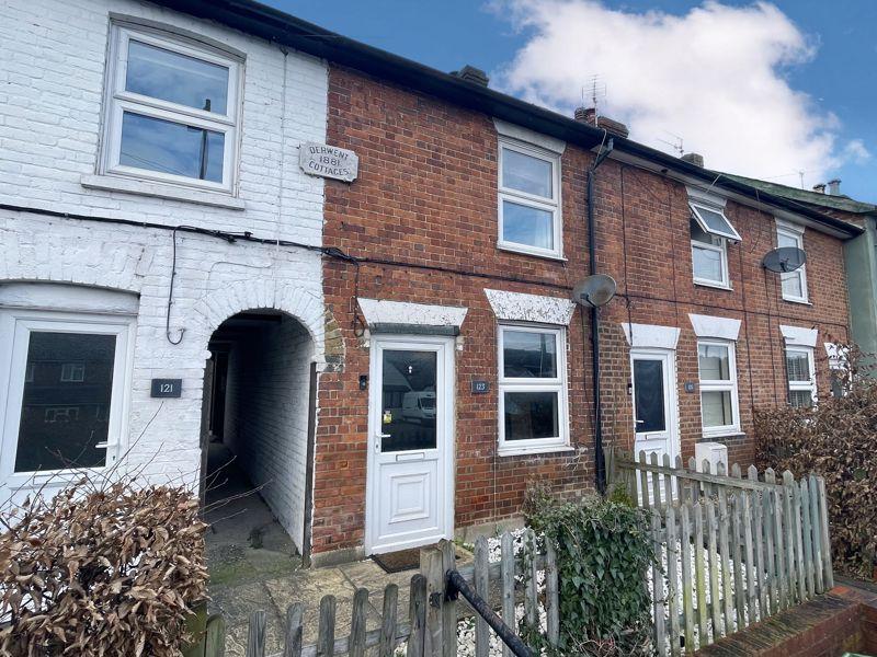 Lane, Wooburn Green HP10 2 bed terraced house for sale £350,000