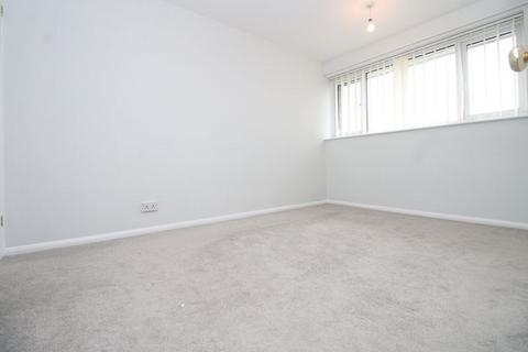 3 bedroom house to rent, High Street, Bedford MK44
