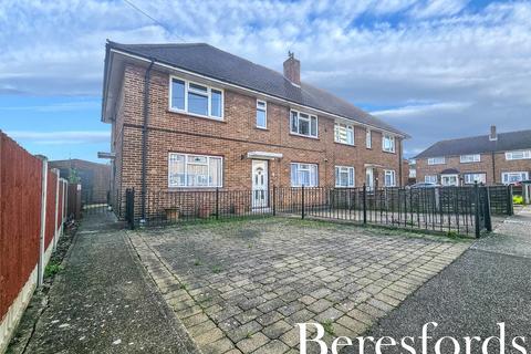 2 bedroom maisonette for sale, Meynell Road, Romford, RM3