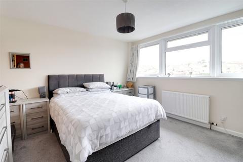 37 Castle Meadows, Launceston, PL15 7DZ