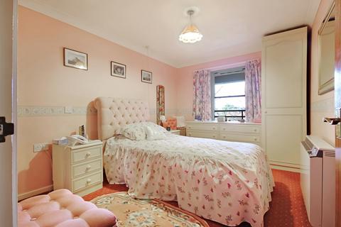 2 bedroom flat for sale, Fairfield Road, East Grinstead, RH19