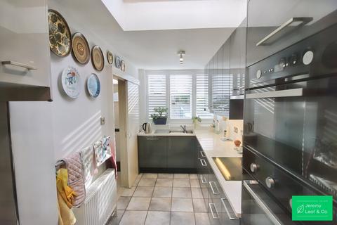 76 Woodside Park Road, London, N12 8RY
