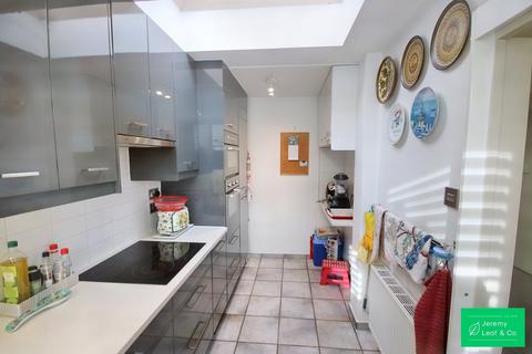 76 Woodside Park Road, London, N12 8RY