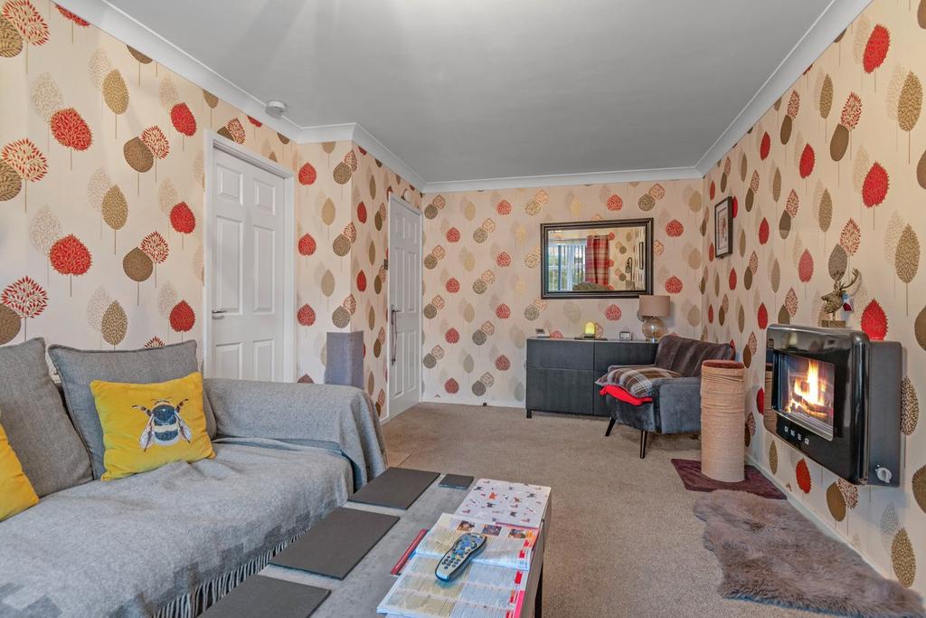 Knapton Close, Strensall, York, YO32 2 bed semidetached bungalow for