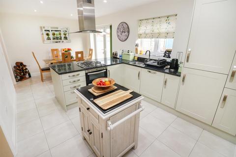 4 bedroom detached house for sale, Thomas Penson Road, Gobowen, Oswestry