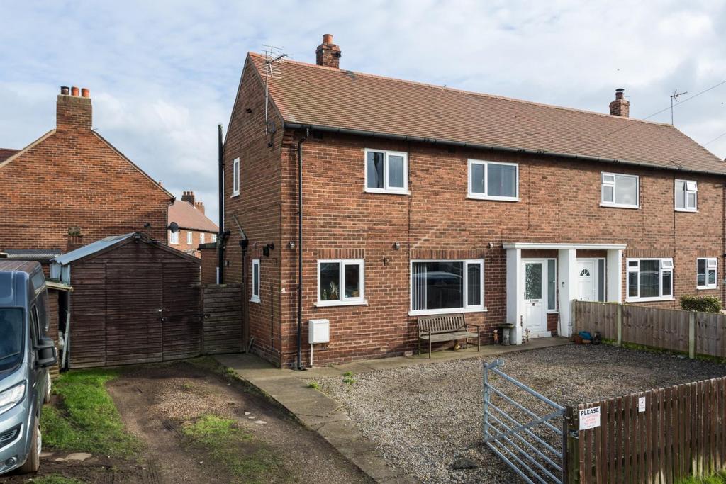 Mill Lane, Camblesforth, Selby 3 bed semidetached house for sale £