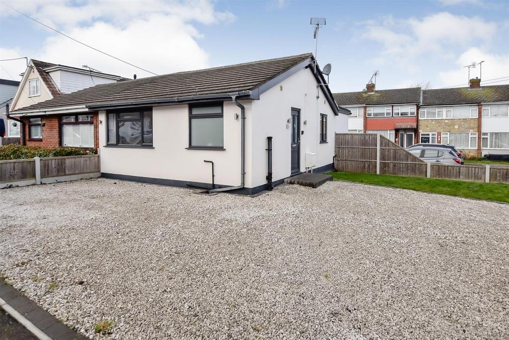 St. Clements Road, Benfleet 2 bed semidetached bungalow for sale £