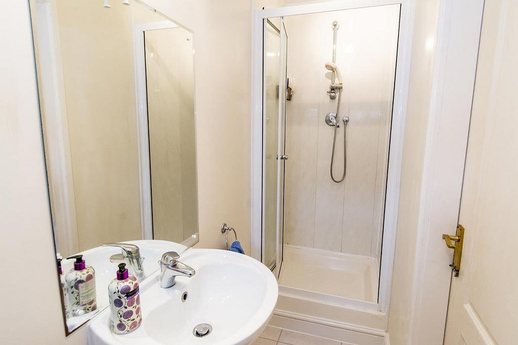 Shower Room/WC Photo Two