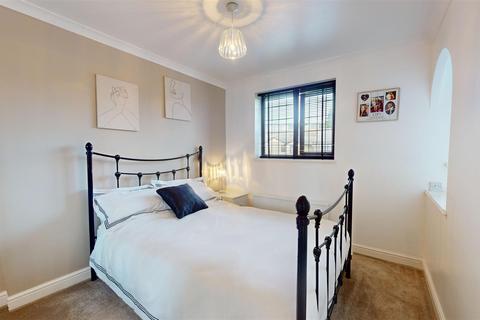 1 Ash Croft, Bradford, BD6 3QR