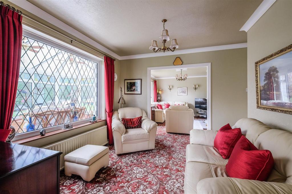 Westridge Drive, Huddersfield 3 bed detached house for sale £400,000