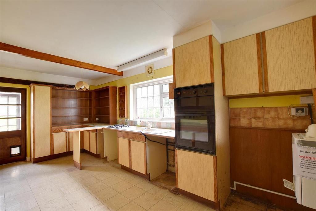 Cliff End Lane, Pett Level 3 bed detached house for sale £695,000