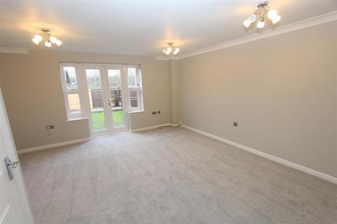 3 bedroom end of terrace house for sale - Premier Way, Sittingbourne
