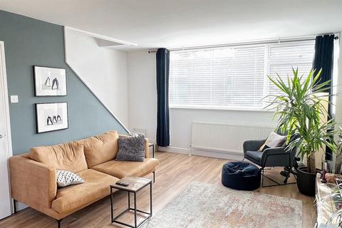 24 Links View, Sutton Coldfield, B74 3EP