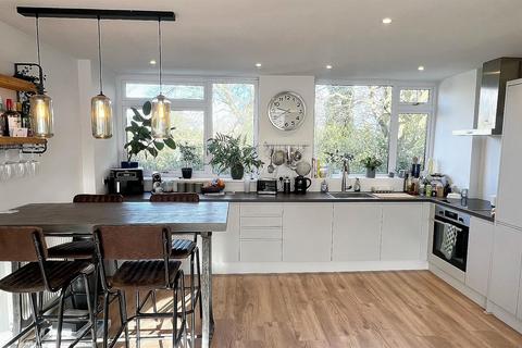24 Links View, Sutton Coldfield, B74 3EP