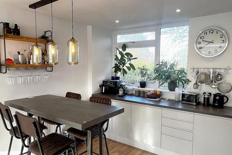 24 Links View, Sutton Coldfield, B74 3EP
