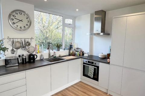 24 Links View, Sutton Coldfield, B74 3EP