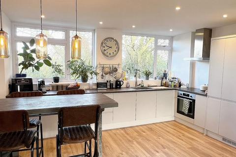 24 Links View, Sutton Coldfield, B74 3EP