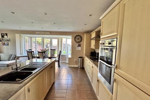 5 bedroom detached house for sale - Digby Green, Gloucester GL2
