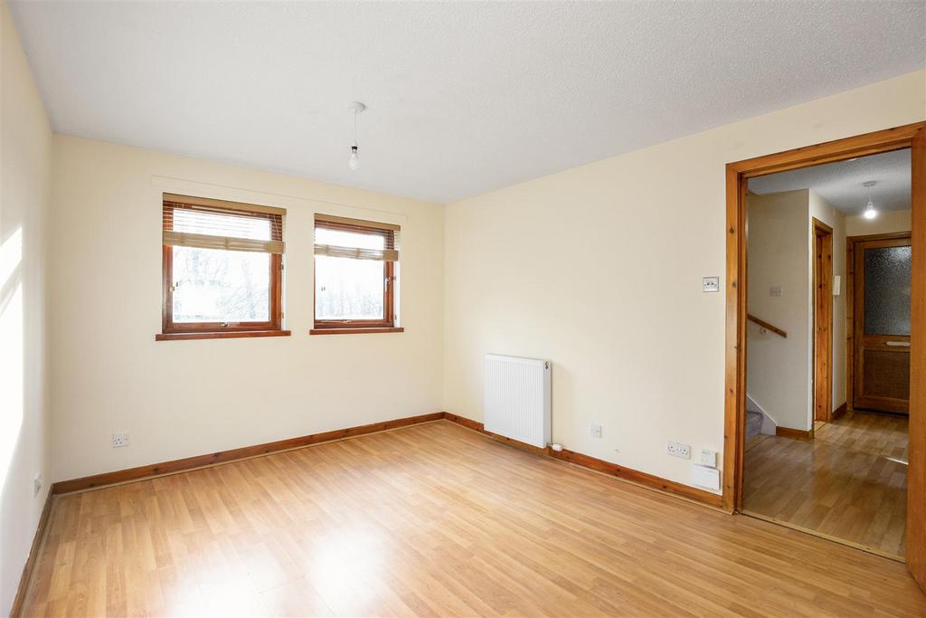 15 Old Mill Court, Dunfermline, KY11 4TT 3 bed for sale £