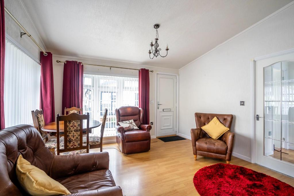The Crescent, Acaster Malbis, YORK 2 bed detached bungalow for sale £160,000