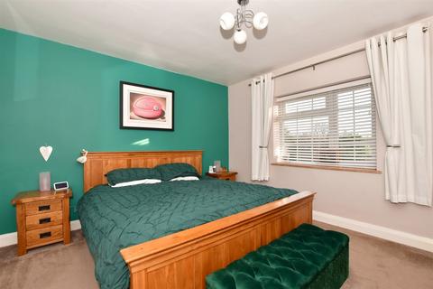 4 bedroom end of terrace house for sale, Dennis Road, Gravesend, Kent